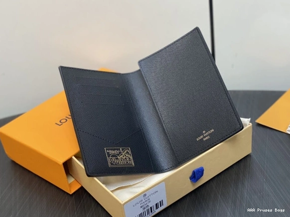 AAA Pruses Bags COVER-10*14*2.5CM PASSPORT Vuitton Louis 0719